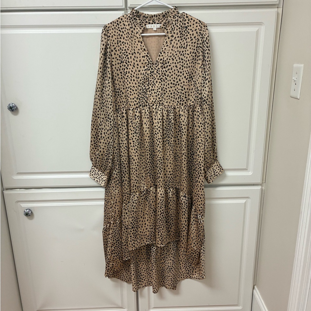 Karlie Tan and Black Long Sleeve Dress